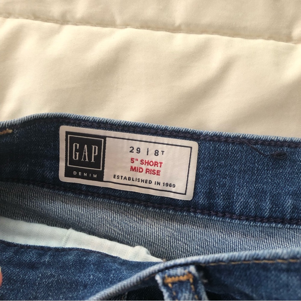 Gap Mid Rise Denim Shorts - Picture 3 of 4
